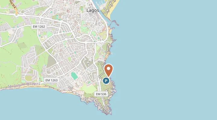 Map showing the location of Praia do Camilo